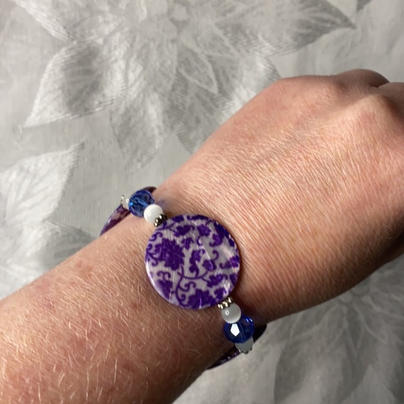Blue floral lace bracelet - Picture 3 of 4